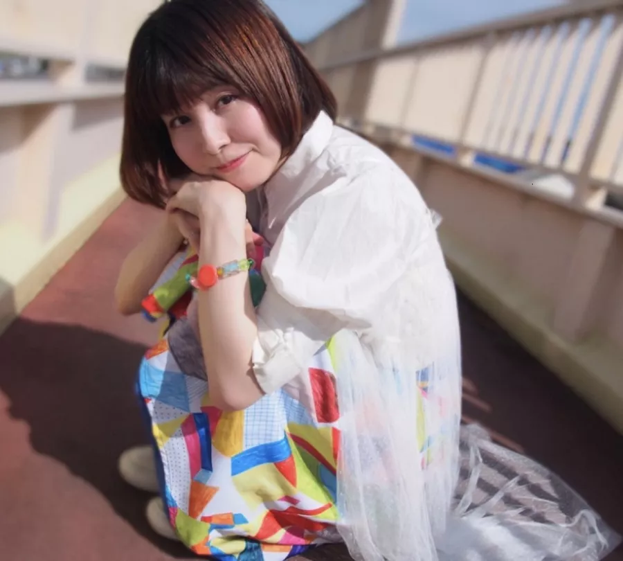 花の人 シンガーソングライター、綾花(@ayahanauta)が登場！ | インター